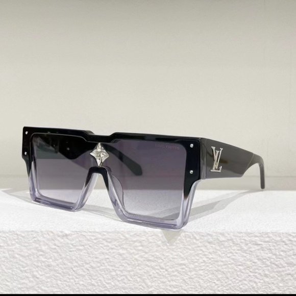 Celebrity Louis Vuitton Men's black and purple sunglasses - Picture 2 of 3